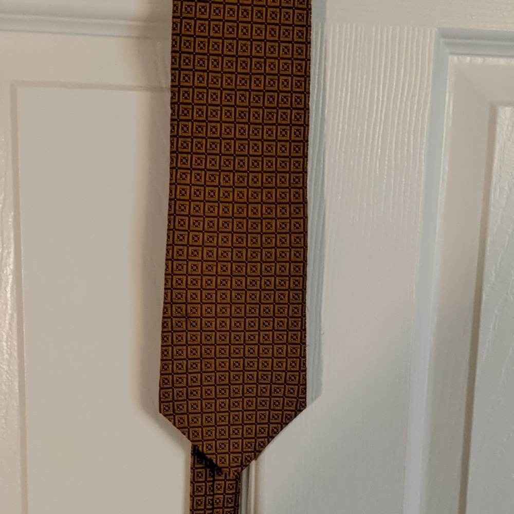 Men's necktie